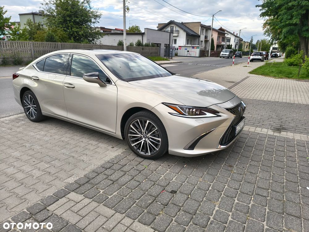 Lexus ES 300h Business Edition - 3