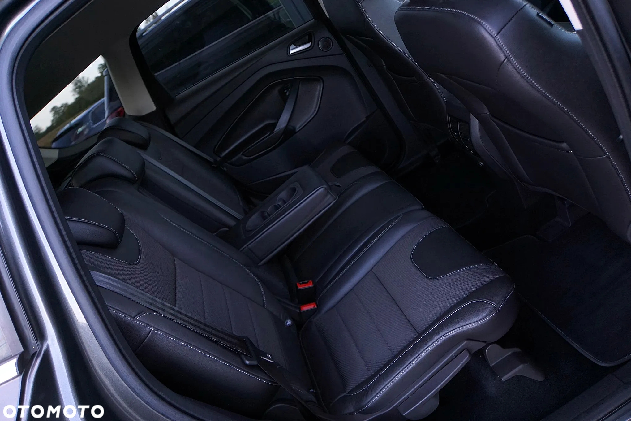 Ford Kuga 2.0 TDCi 4x4 ST-Line - 28