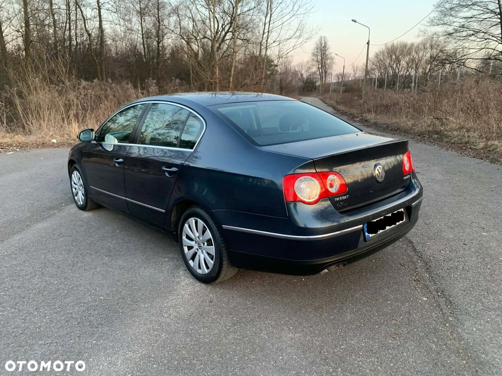 Volkswagen Passat 1.9 TDI DPF BlueMotion - 4