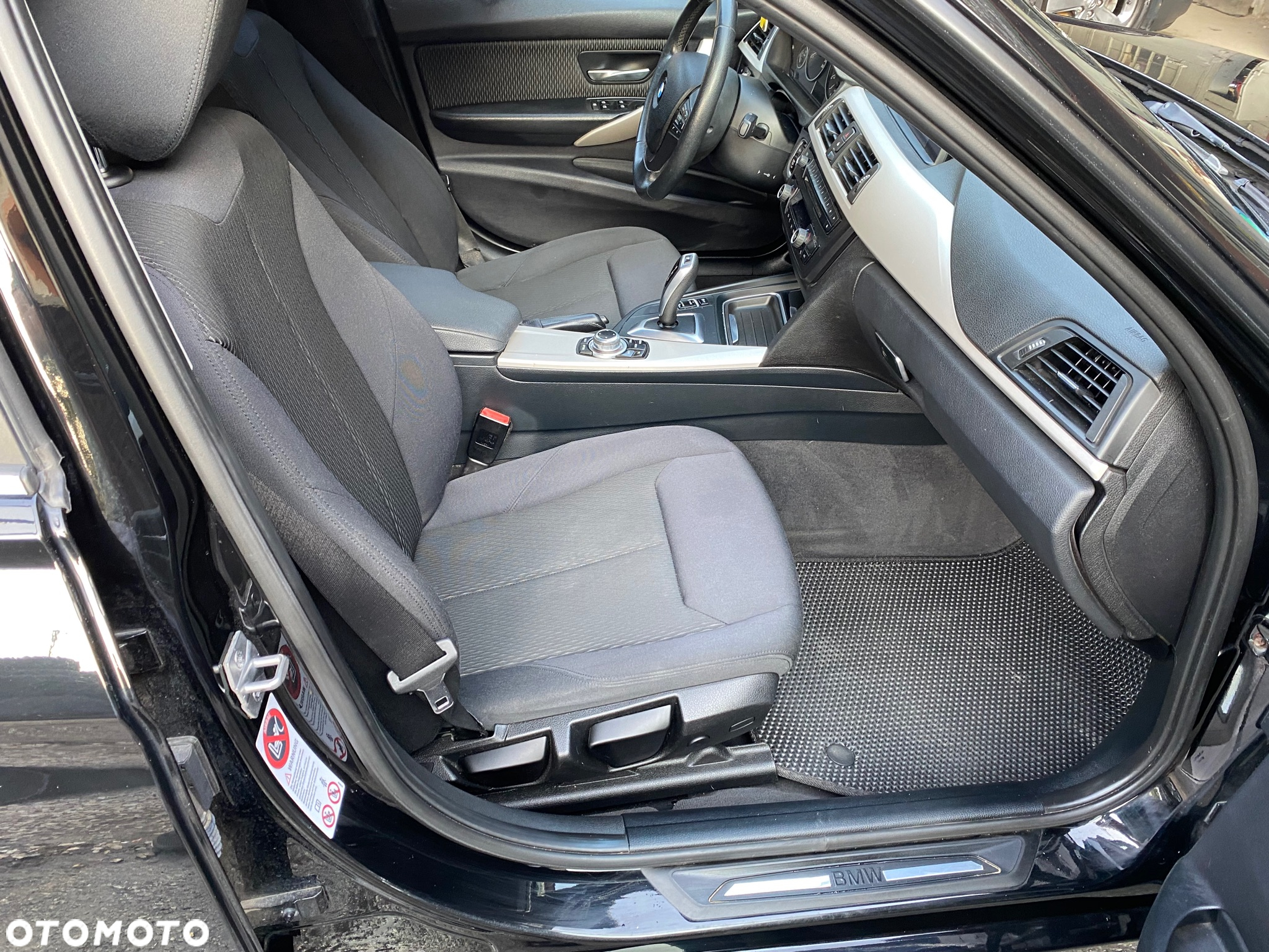 BMW Seria 3 318d Touring Modern Line - 11
