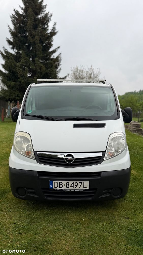 Opel Vivaro - 8