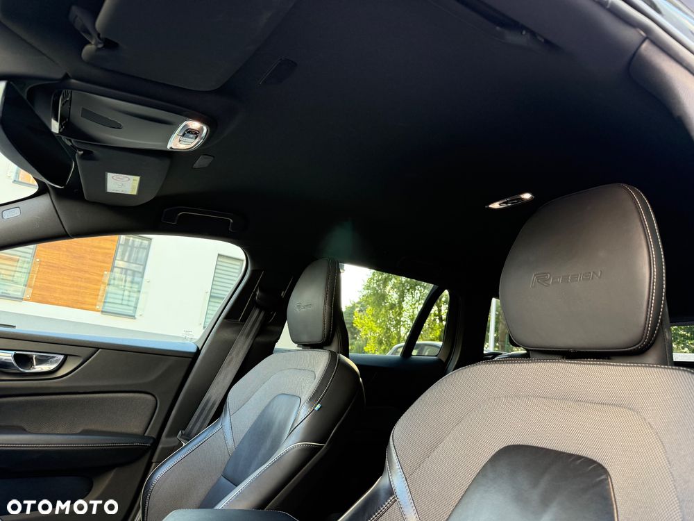 Volvo V60 D4 R-Design - 21