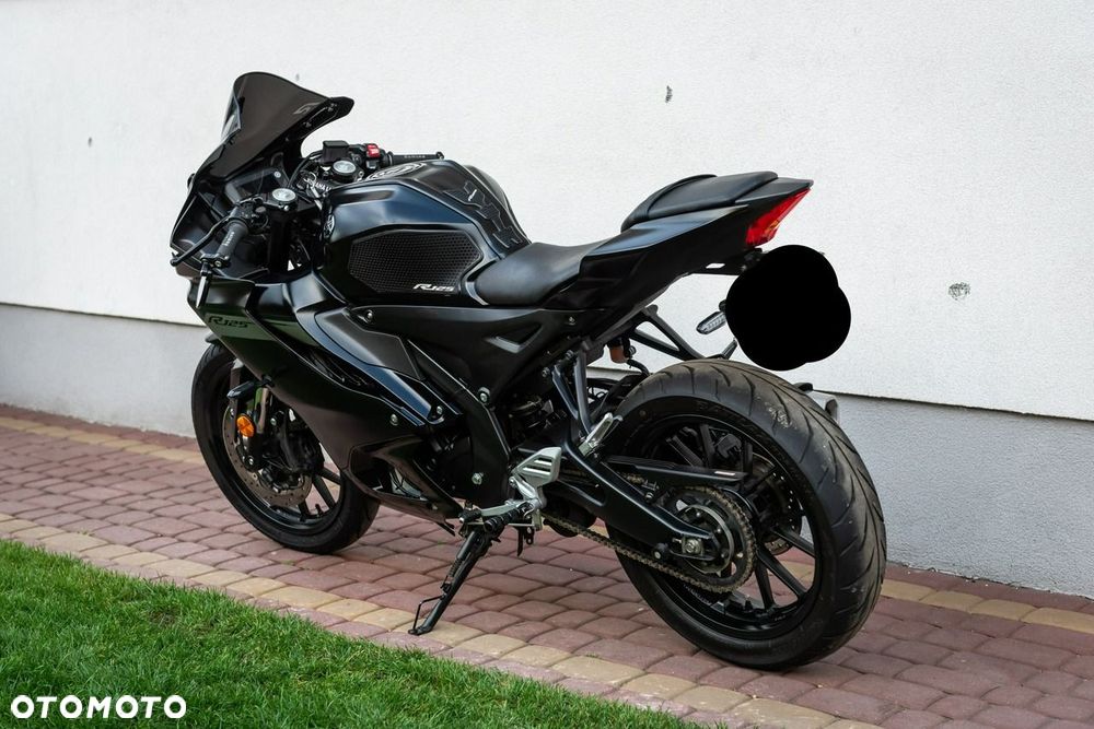Yamaha YZF - 8