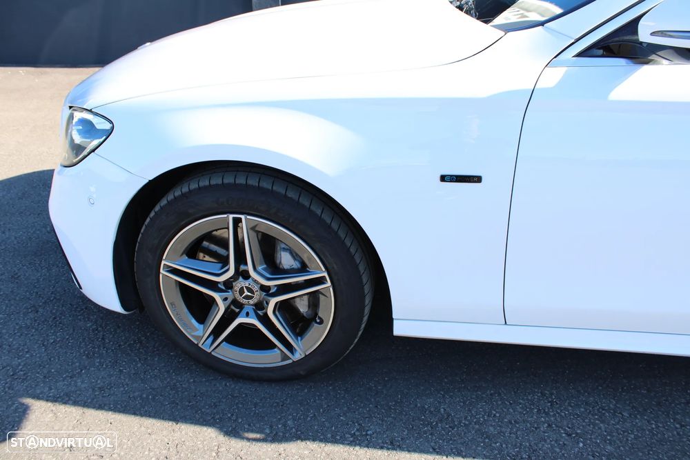 Mercedes-Benz E 300 de AMG Line - 4