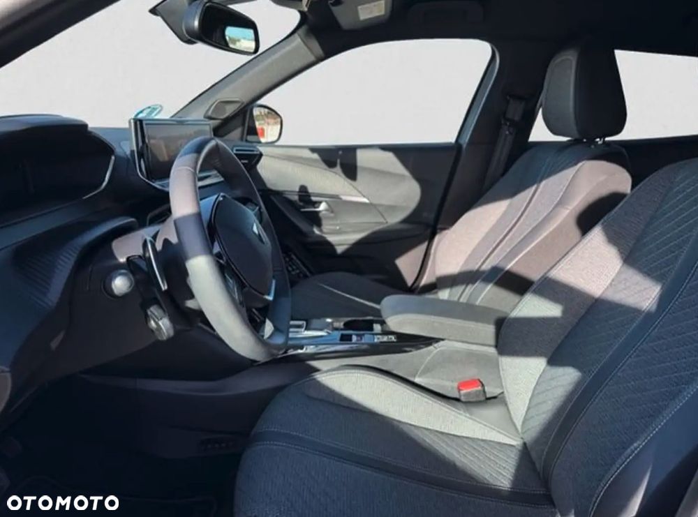 Peugeot 2008 - 11