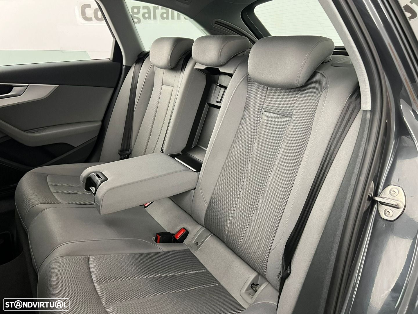 Audi A4 Avant 2.0 TDI S tronic - 36