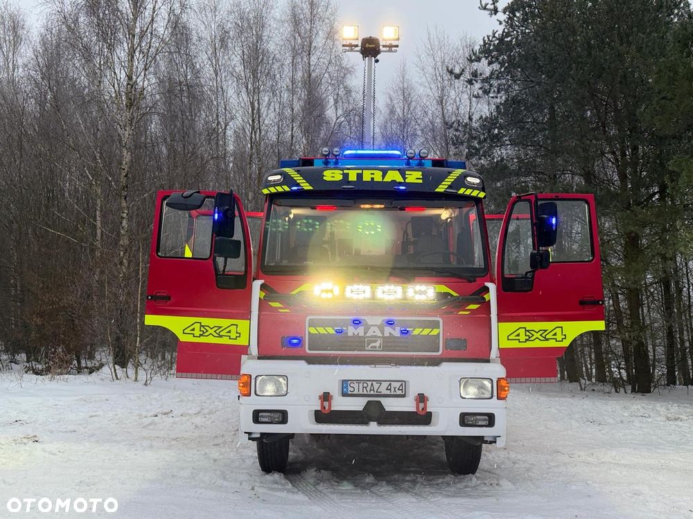 MAN Straż pożarna, Pojazd pożarniczy, Wóz strażacki, MAN L80 średni GBA 4x4 CNBOP, wyciągarka, 3000l wody, reduktor, blokady, mosty - 4