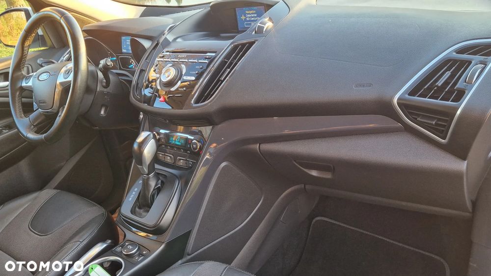 Ford Kuga 2.0 TDCi 4x4 Titanium - 14