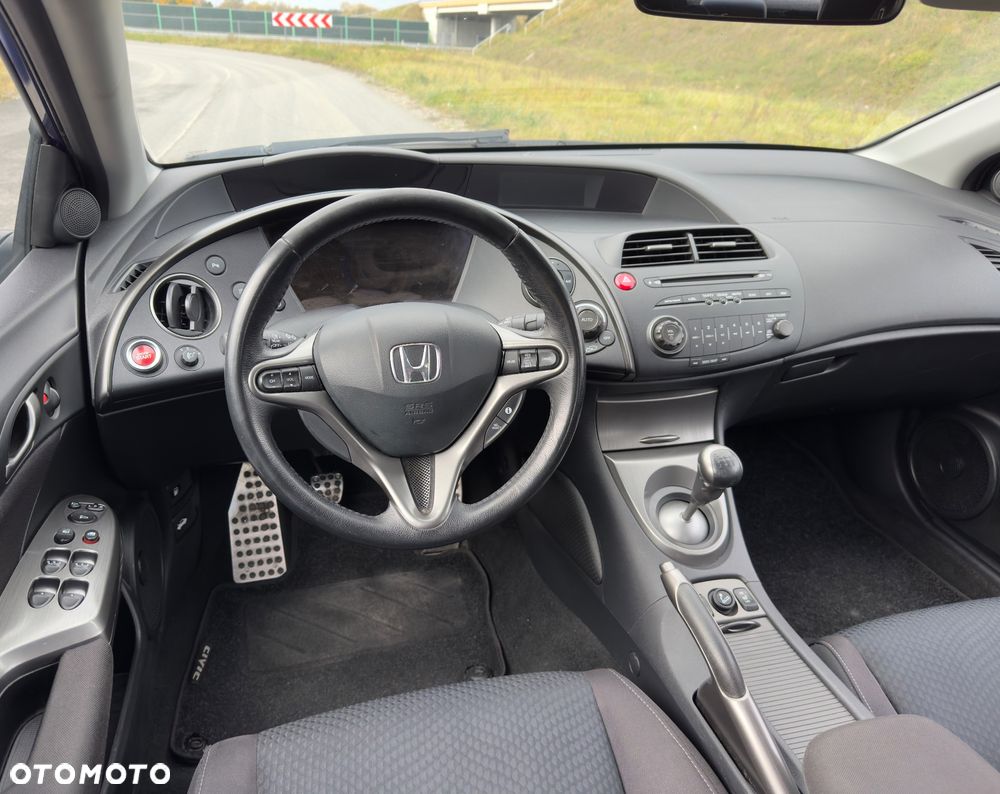 Honda Civic 1.8 Comfort - 9