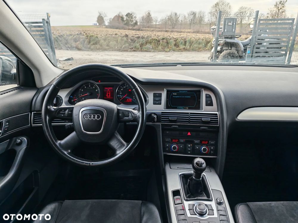 Audi A6 Avant 2.4 - 16
