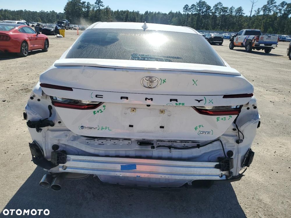 Toyota Camry - 7