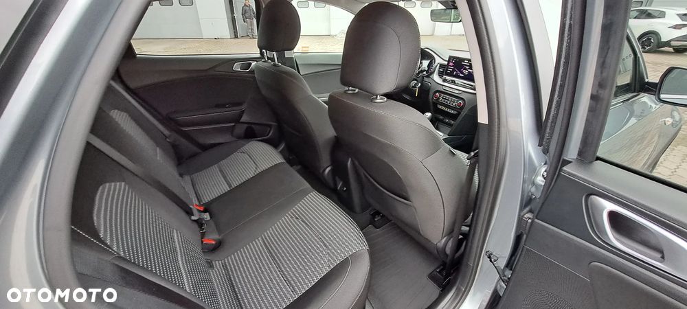 Kia XCeed 1.5 T-GDI M - 35