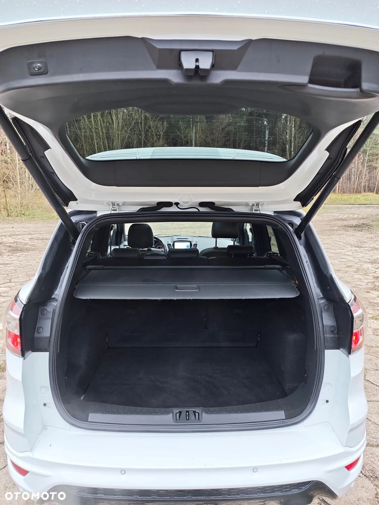 Ford Kuga 1.5 EcoBoost 2x4 ST-Line - 23