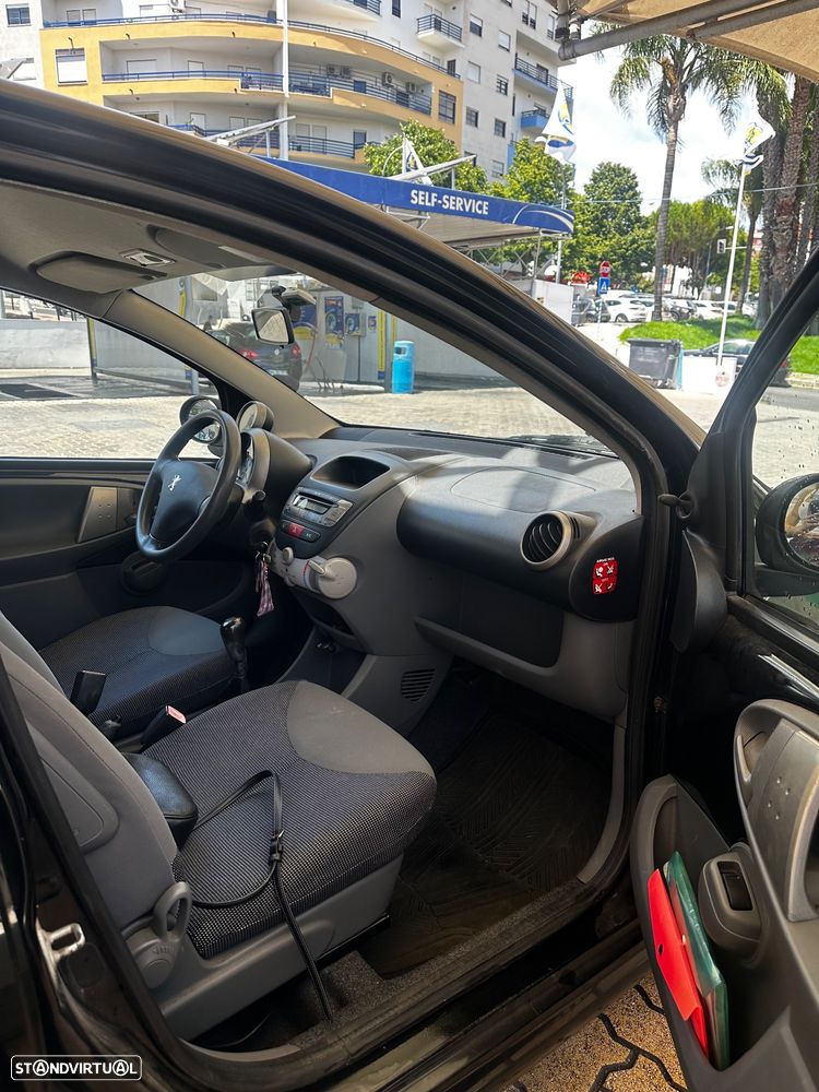 Peugeot 107 1.0 Trendy - 2