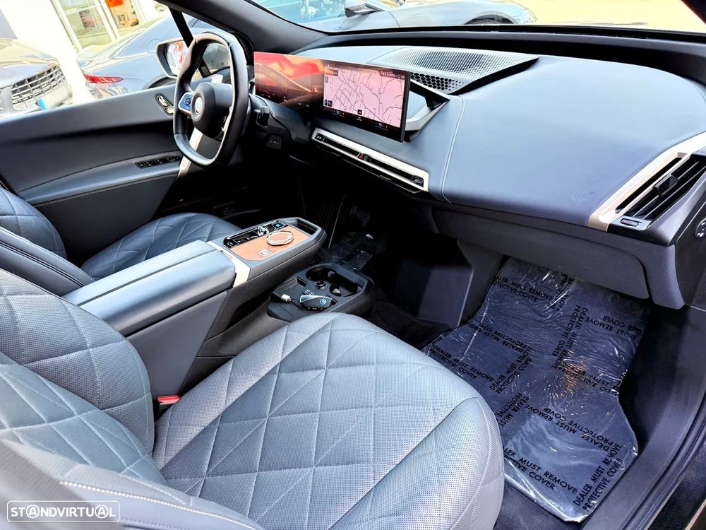 BMW iX xDrive 50 Pack Desportivo - 25