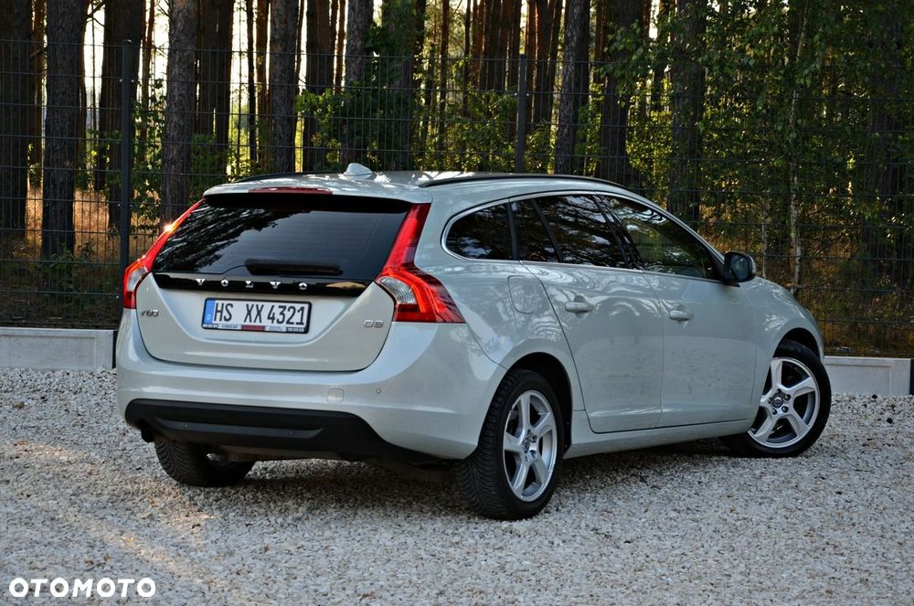 Volvo V60 D3 Summum - 4