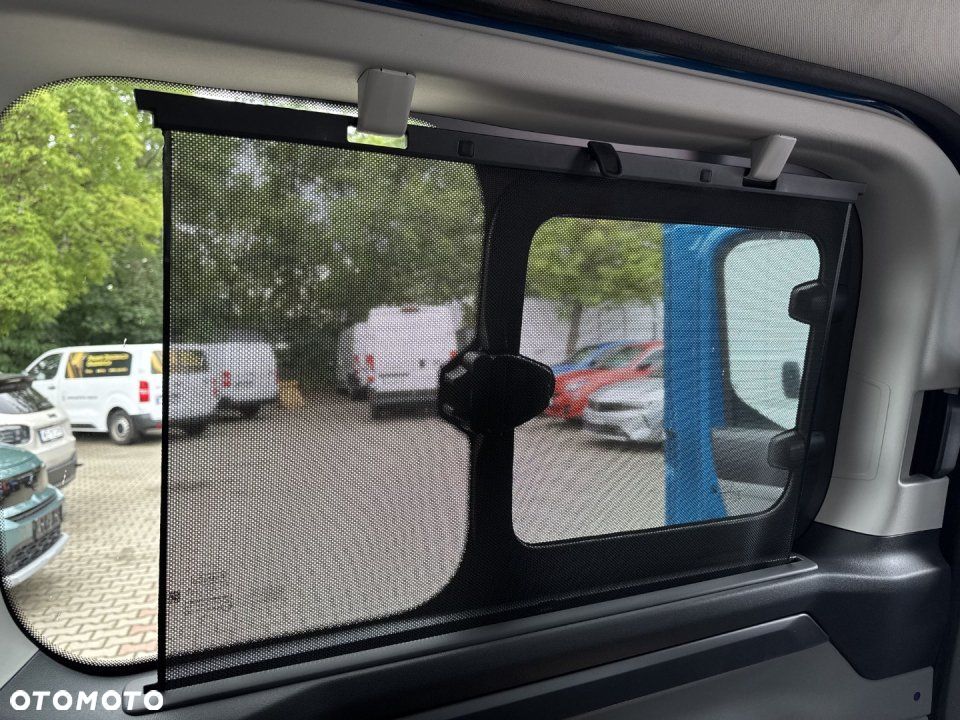 Ford Tourneo Custom - 30