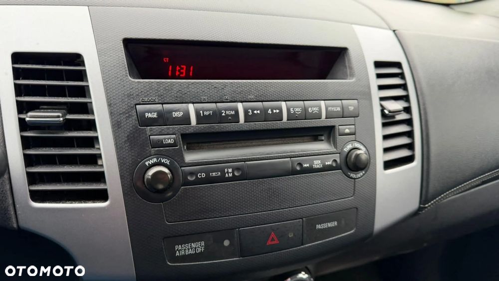 Mitsubishi Outlander - 36