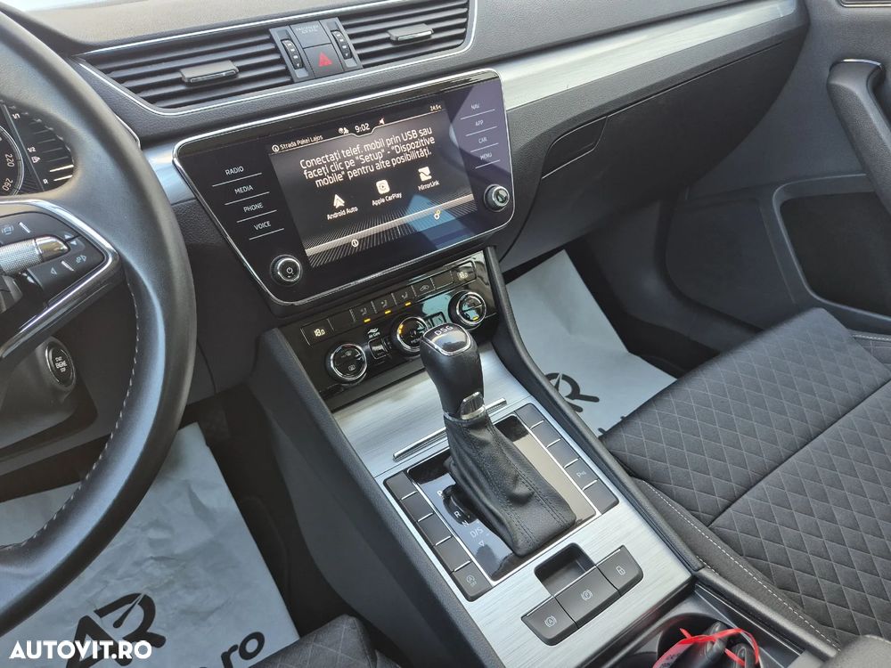 Skoda Superb Combi 2.0 TDI DSG Premium Edition - 29
