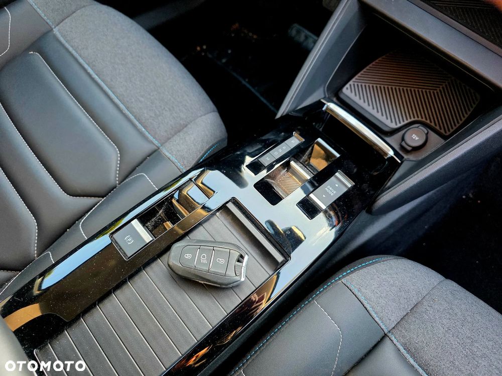 Citroën C4X PureTech 130 Stop&Start EAT8 SHINE - 11