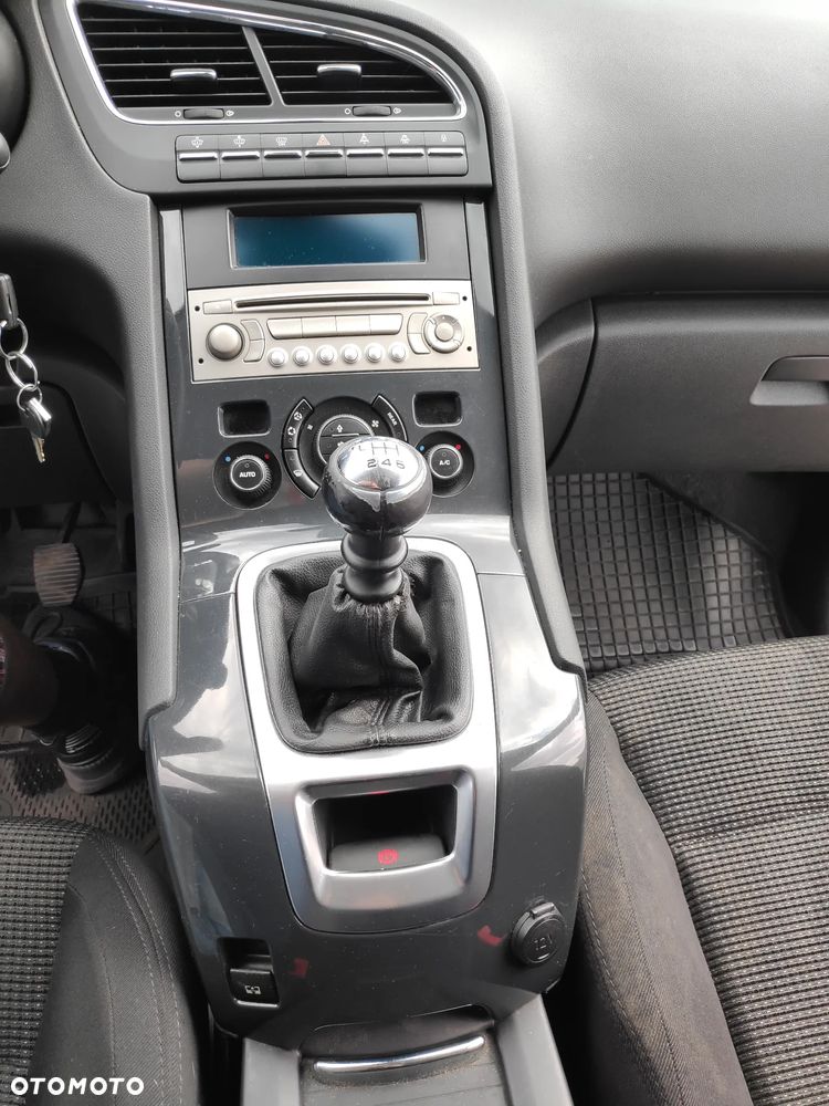 Peugeot 5008 1.6 THP Family - 13