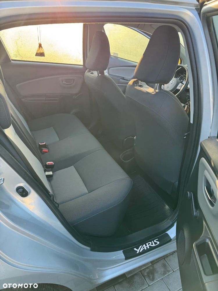 Toyota Yaris 1.5 Premium CVT - 10