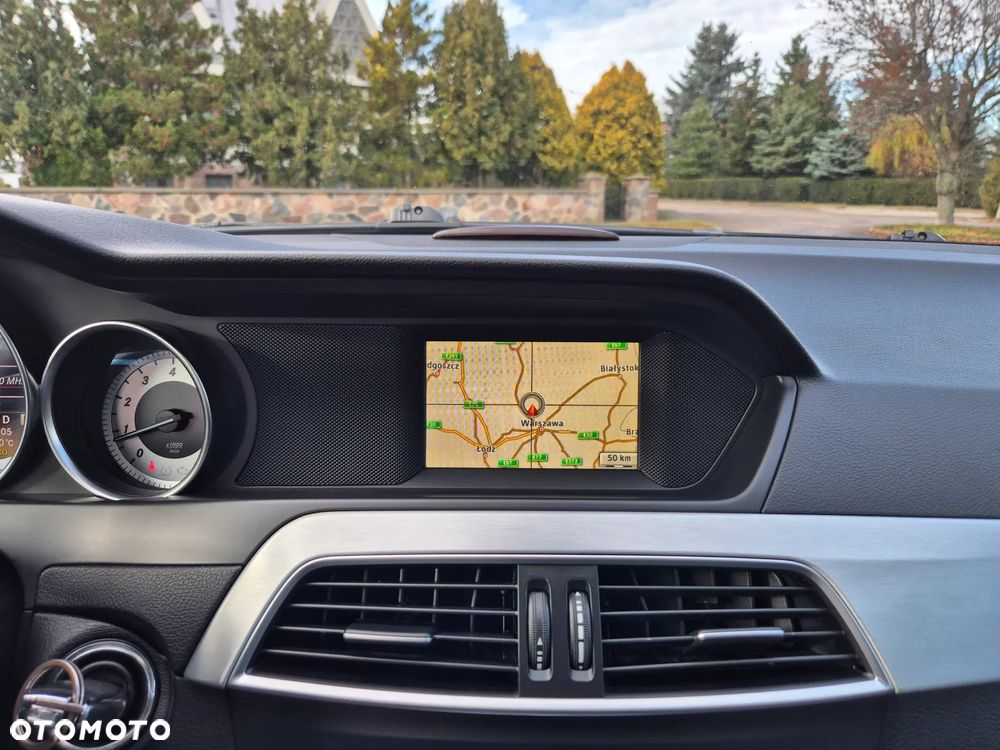 Mercedes-Benz Klasa C 180 BlueEFFICIENCY 7G-TRONIC Avantgarde - 32