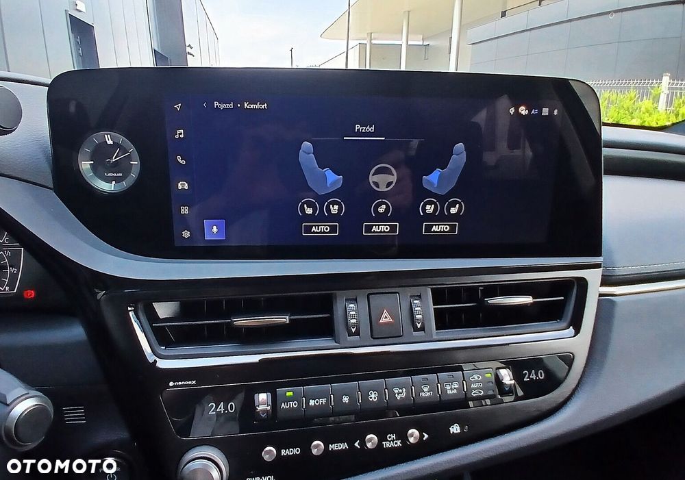 Lexus ES - 40