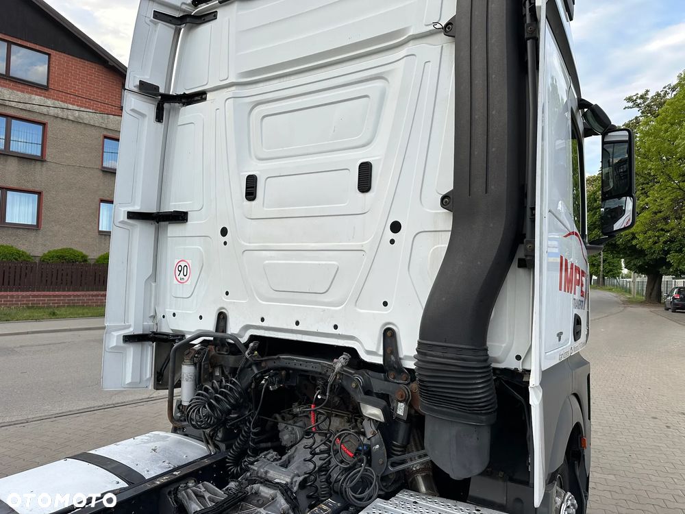 Mercedes-Benz ACTROS MP4 - 15