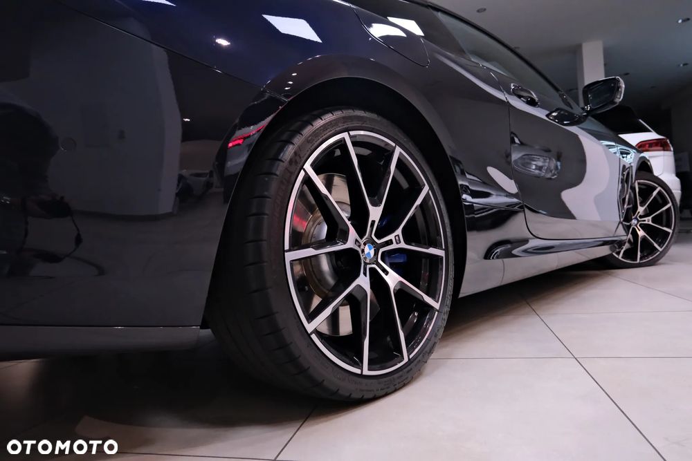 BMW Seria 8 - 17