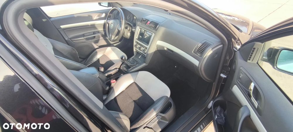 Skoda Octavia 2.0 TDI DPF RS - 15
