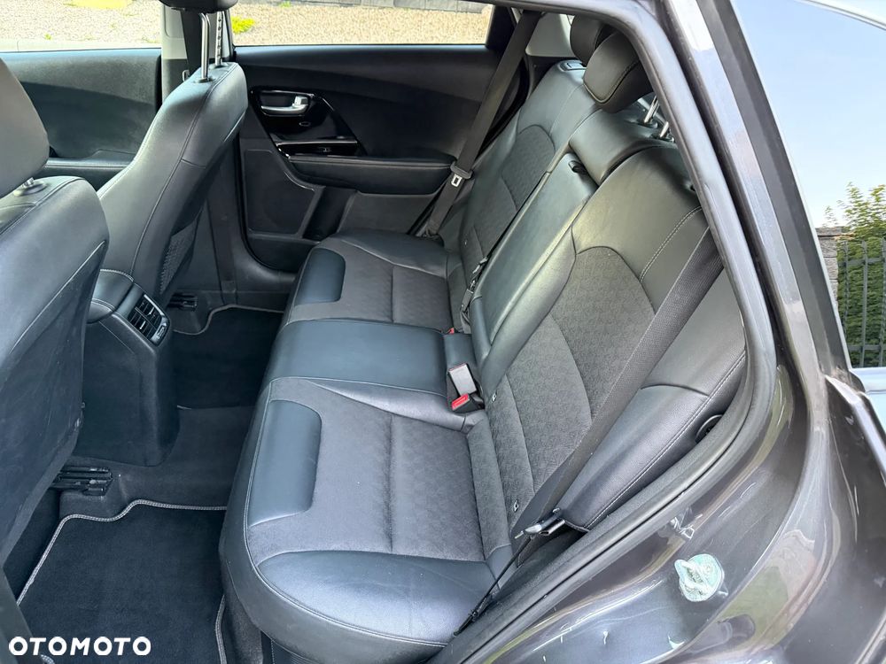 Kia Niro 1.6 GDI PHEV 2WD Vision - 24
