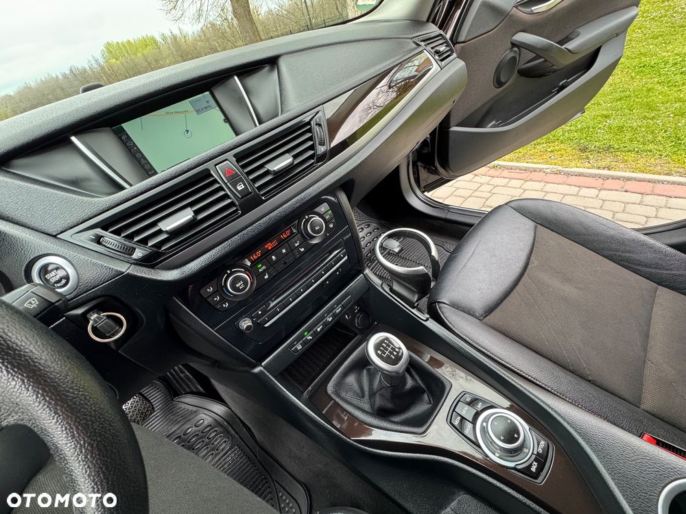 BMW X1 xDrive18d xLine - 11