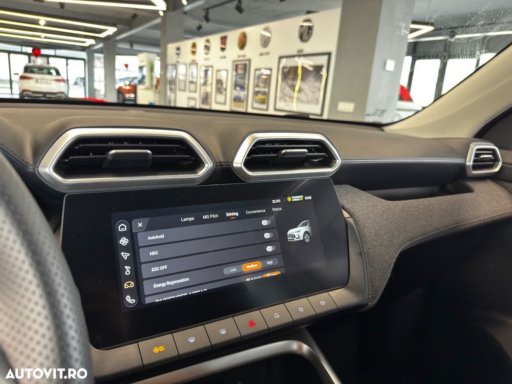 MG ZS HEV 1.5 GSI AT Explore - 15