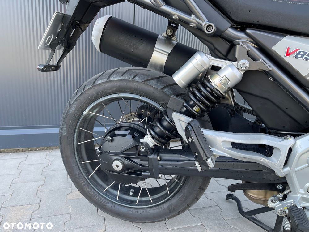 Moto Guzzi V85 - 21