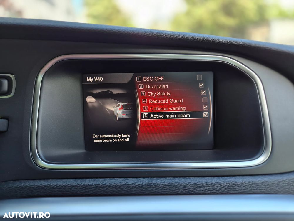 Volvo V40 T2 Inscription - 19