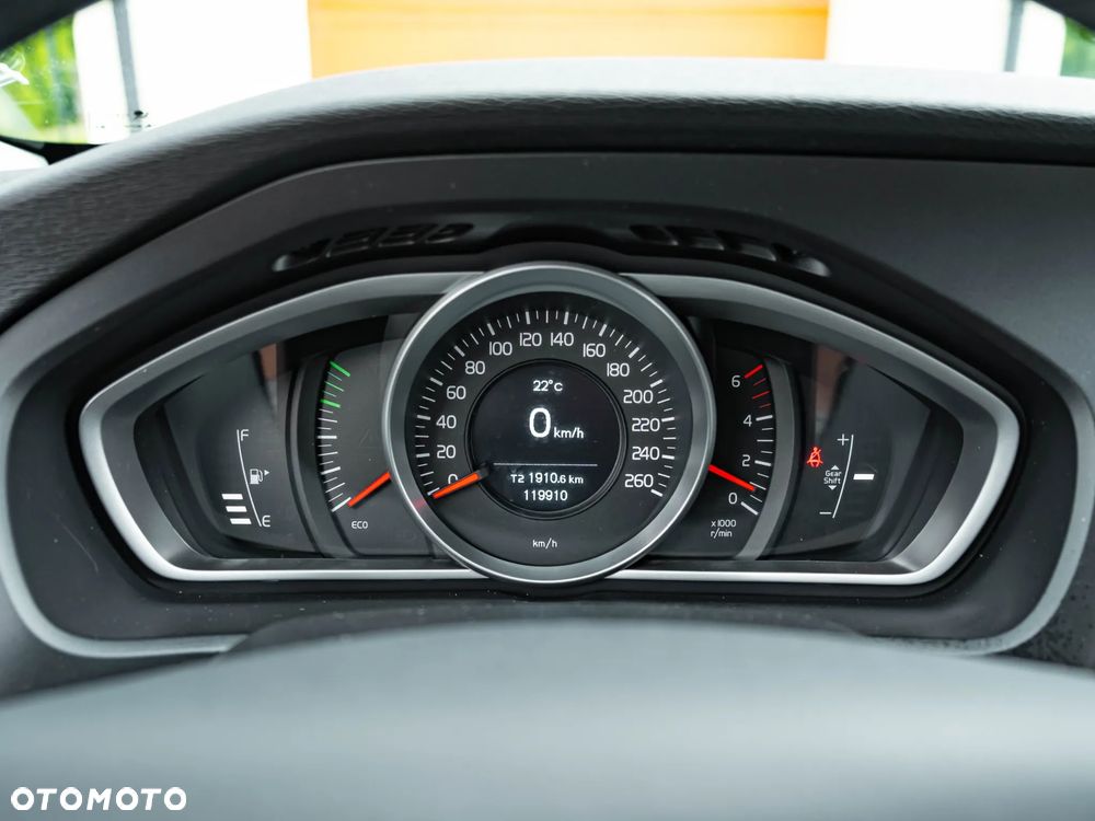 Volvo V40 D2 Momentum - 18