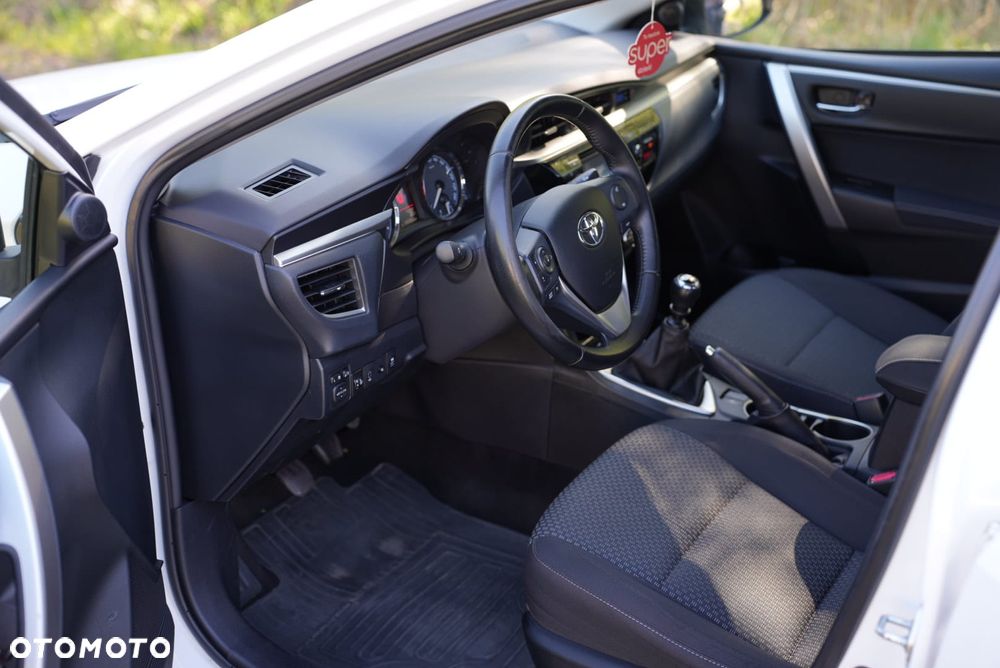 Toyota Corolla 1.4 D-4D Premium - 22