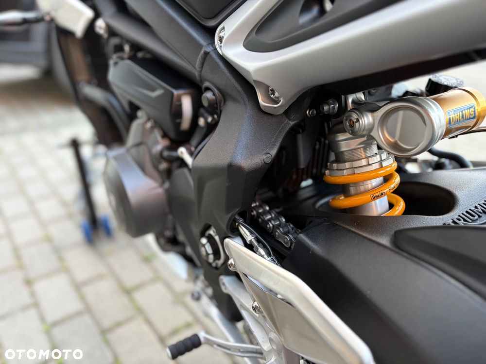 Triumph Street Triple - 15
