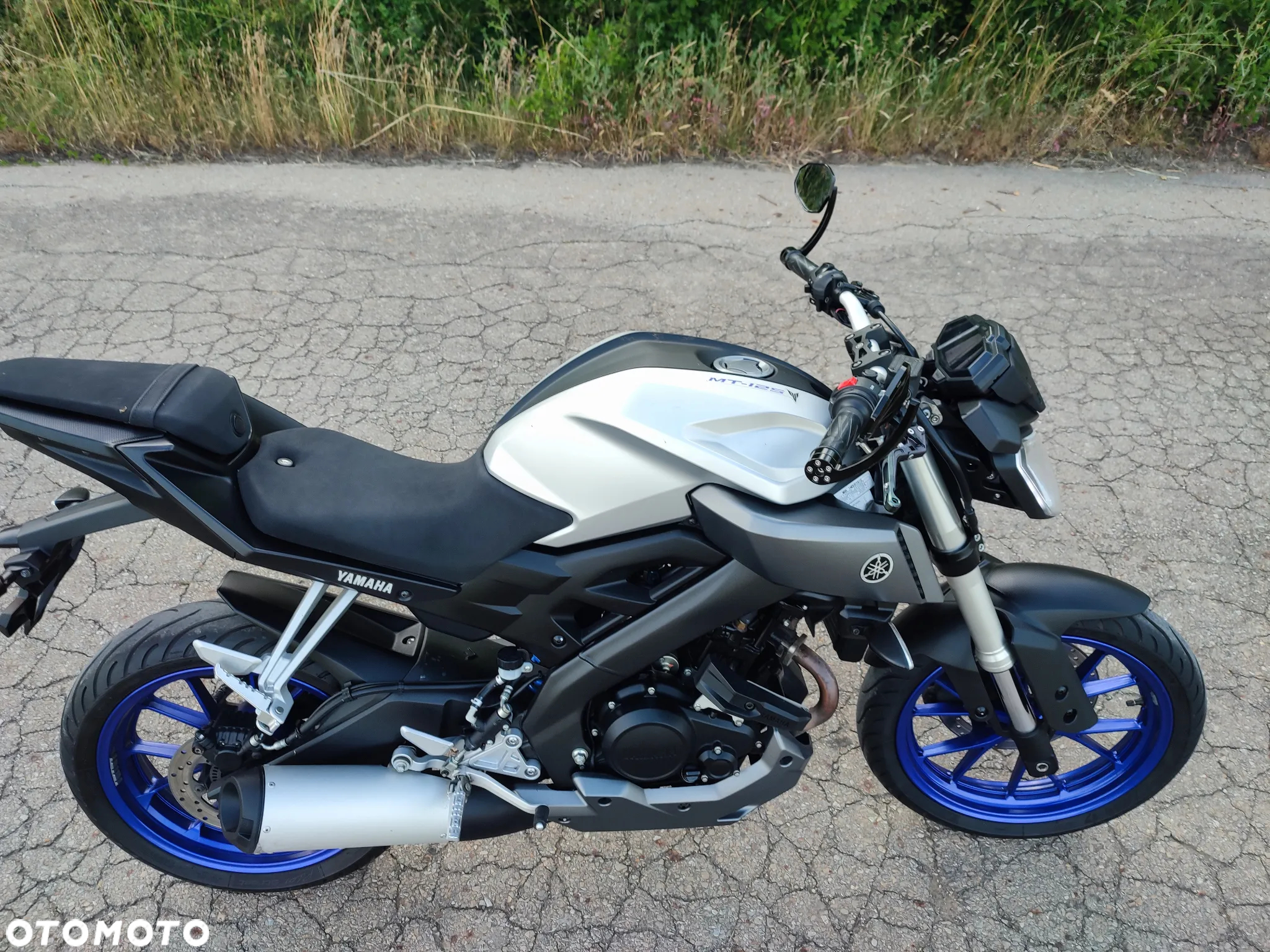 Yamaha MT - 28