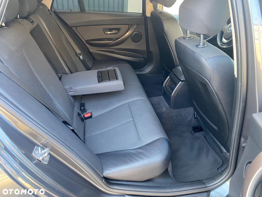 BMW Seria 3 320d Modern Line - 27