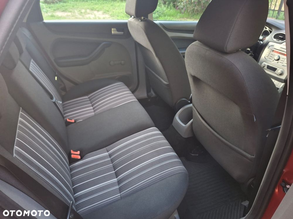 Ford Focus 1.6 16V Connection - 19