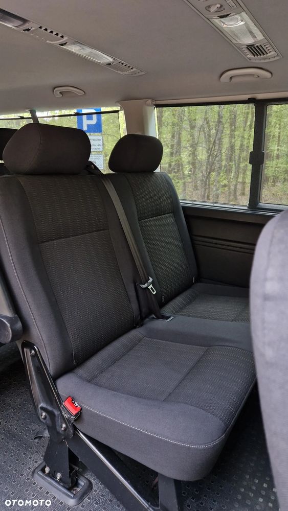Volkswagen Caravelle - 16