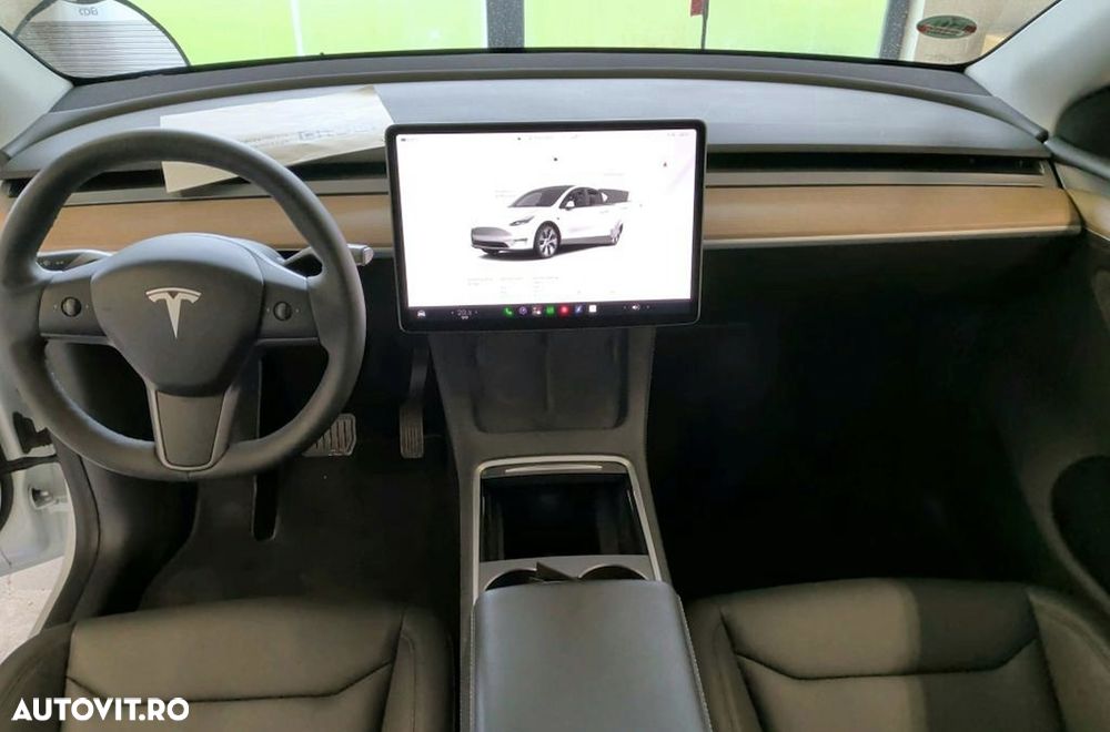 Tesla Model Y Long Range Dual Motor AWD - 6