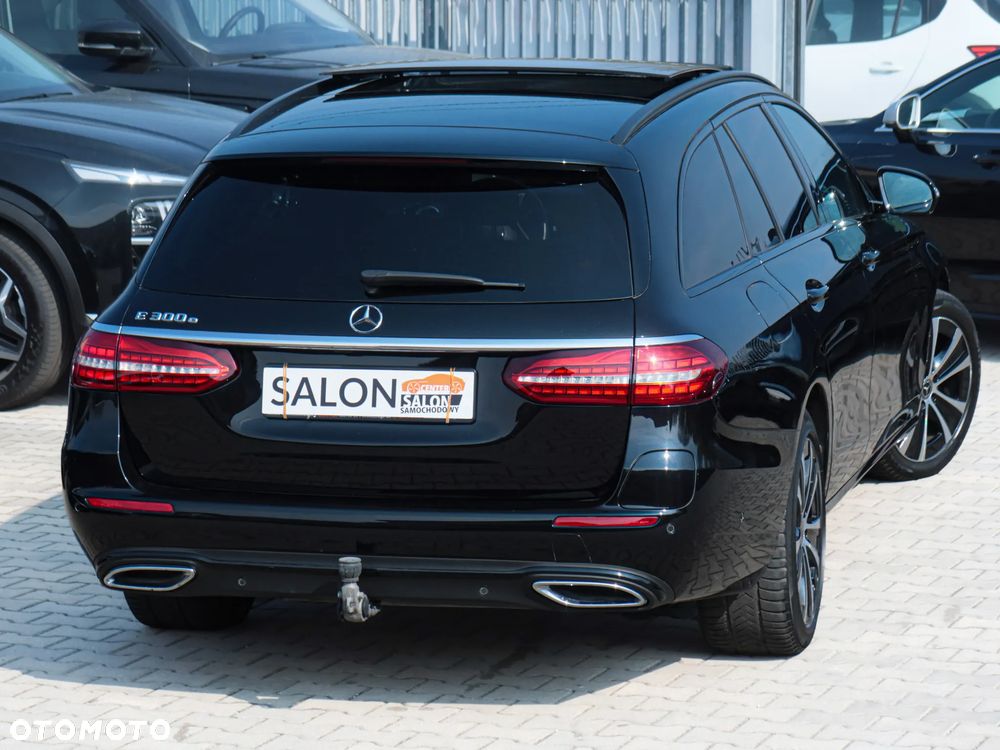 Mercedes-Benz Klasa E 300 9G-TRONIC Night Edition - 8