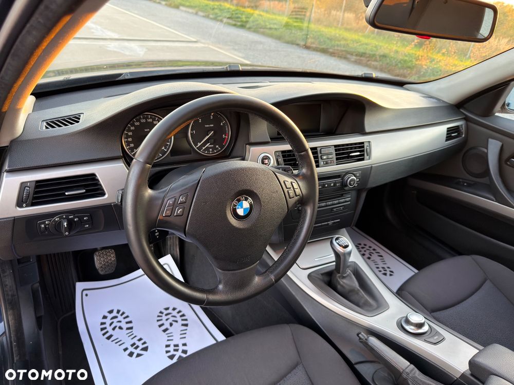 BMW Seria 3 - 22