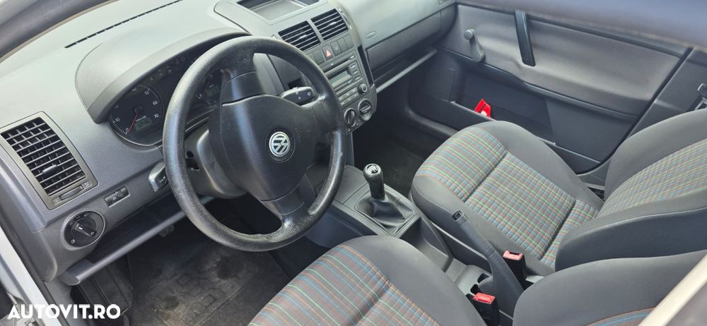 Volkswagen Polo 1.2 MATCH - 9