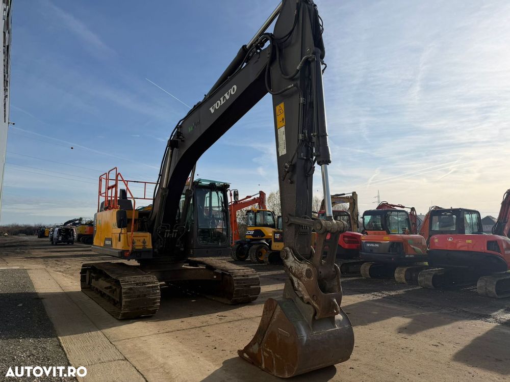 Volvo EC220EL Excavator - 4