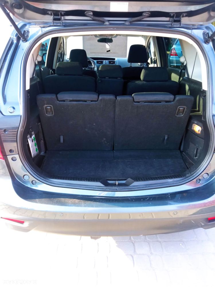 Mazda 5 1.6 CD Navi + - 9