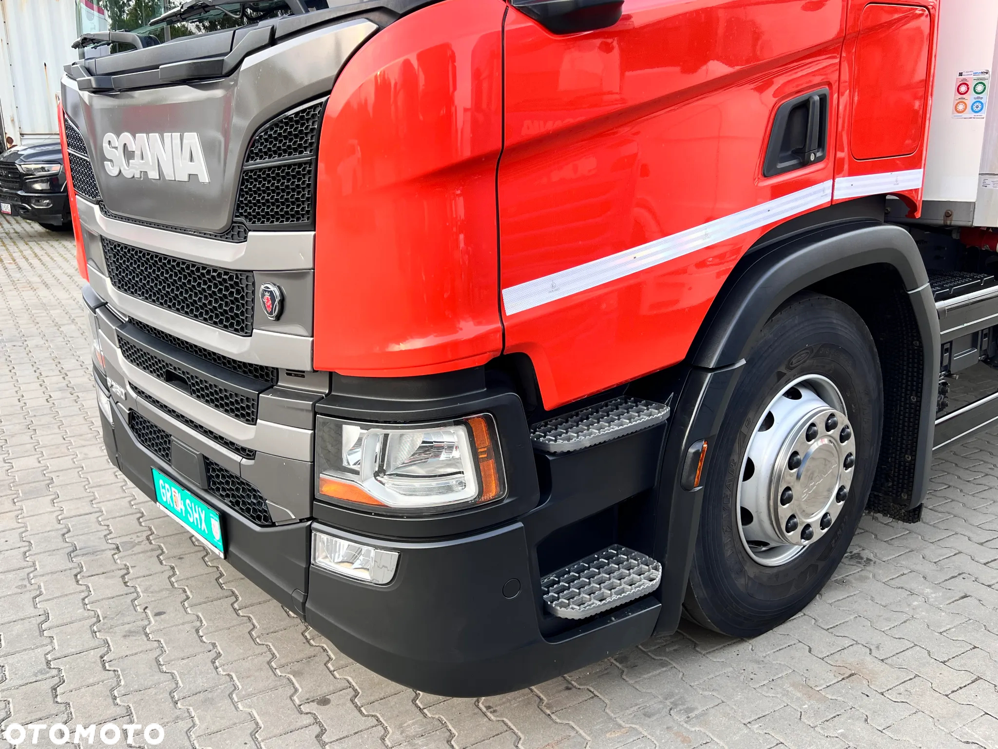 Scania P360 scania po kontrakcie złotym idealny stan chłodnia mroźnia T-1000R 370Tkm jak nowy 6x2/4 - 16